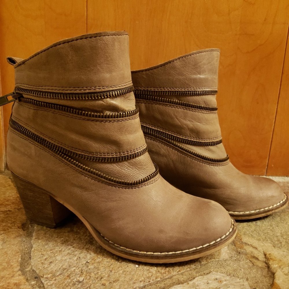 Lavorazione Artigiana for Sundance ankle boots